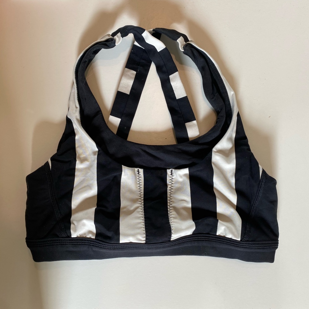 Lululemon sports bra